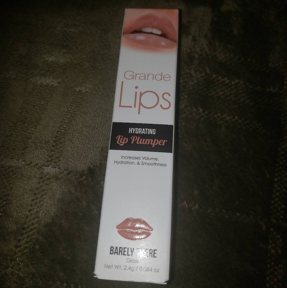 Lip plumper